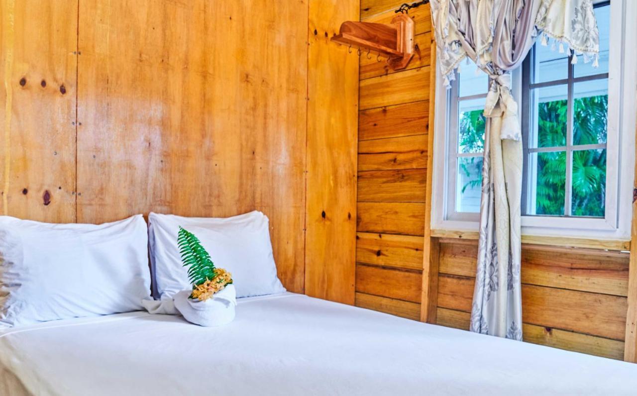 Yellow Bird Sea Negril Luaran gambar